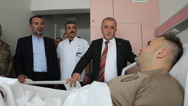 GÜNCELLEME - Elazığ'da tabancayla rastgele ateş açan zanlıya müdahale sırasında bir polis yaralandı