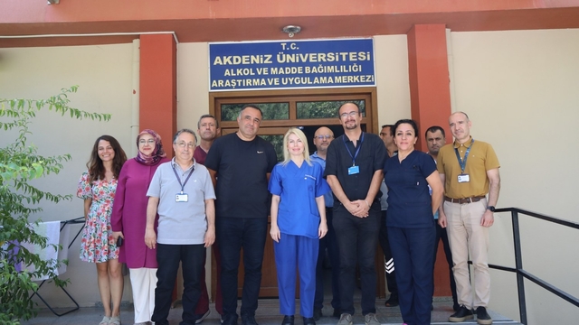 Rektör Prof. Dr. Özkan, Alkol ve Madde Bağımlılığı Araştırma ve Uygulama Merkezi'ni ziyaret etti