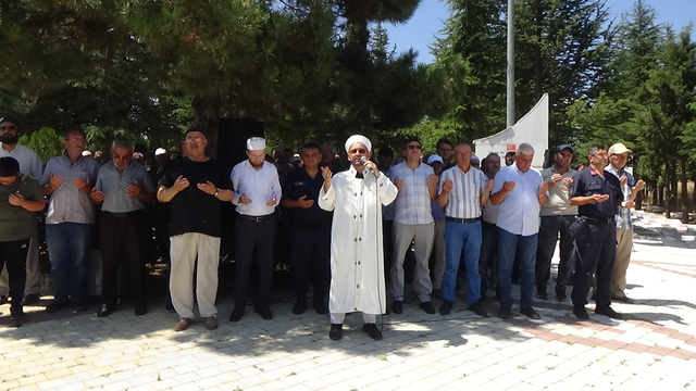 Bilecik'te orman yangınında şehit olanlar için gıyabi cenaze namazı kılındı