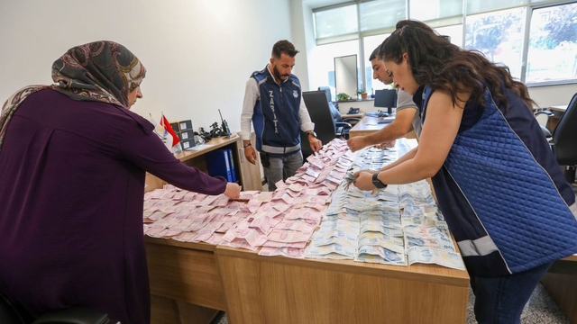 Van'da zabıtanın yakaladığı dilencinin üzerinden 75 bin 950 lira çıktı