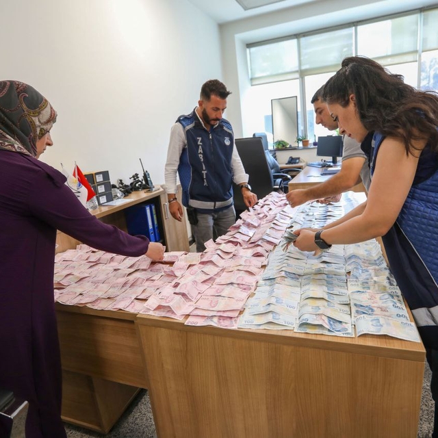 Van'da zabıtanın yakaladığı dilencinin üzerinden 75 bin 950 lira çıktı