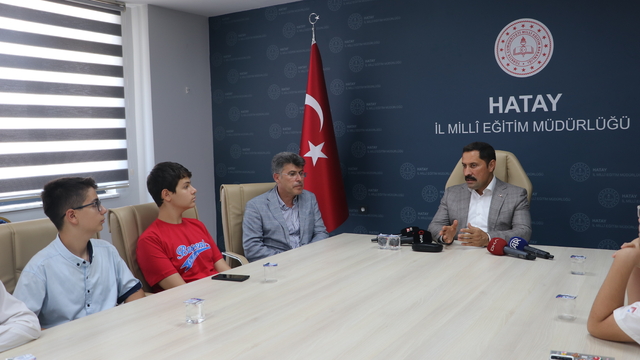 Hatay'da LGS ve YKS'de başarılı olan öğrenciler ödüllendirildi