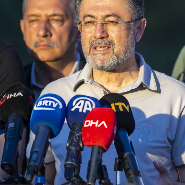 Tarım ve Orman Bakanı Yumaklı, orman yangınlarıyla ilgili açıklama yaptı: