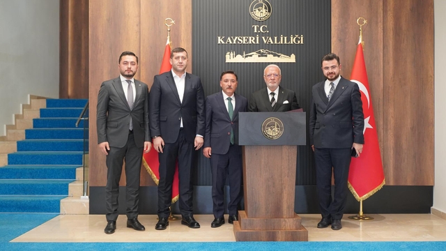 AK Parti Genel Başkanvekili Elitaş, Kayseri'de ziyaretlerde bulundu