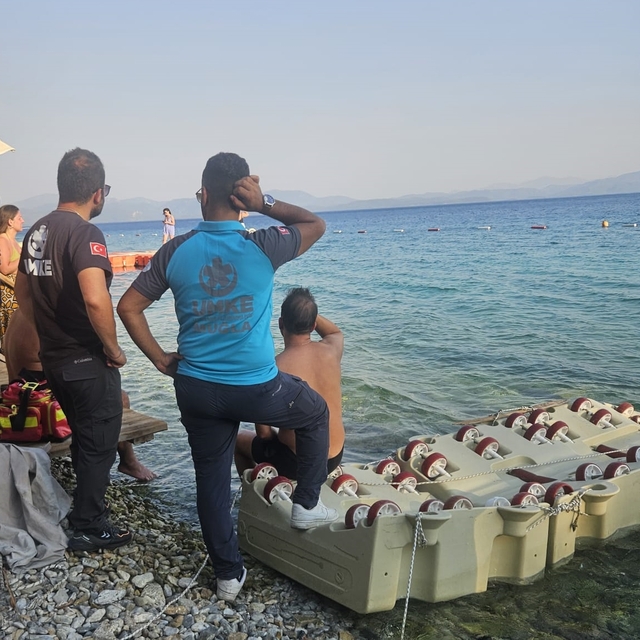 Muğla'da kürek sörfü ile denize açılan iki kişiden biri kayboldu
