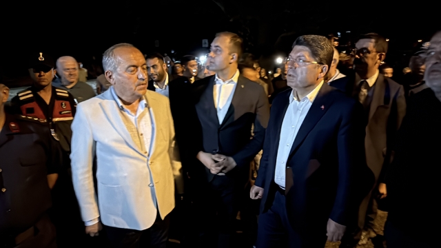 Bartın'da 2 ev ve 2 samanlık yandı; 9 köydeki anız yangını söndürüldü (2)