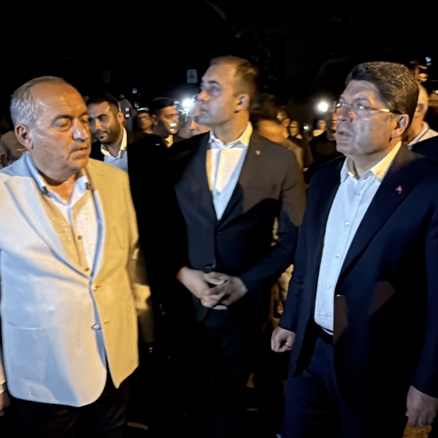 Bartın'da 2 ev ve 2 samanlık yandı; 9 köydeki anız yangını söndürüldü (2)