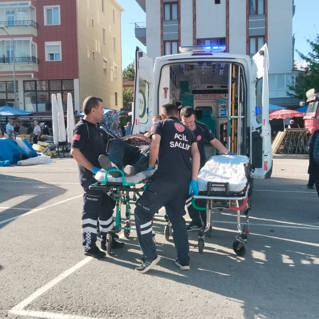 Çorum'da 2 kişi pazar yerine ateş açıp, kaçtı; 1'i ağır, 8 yaralı