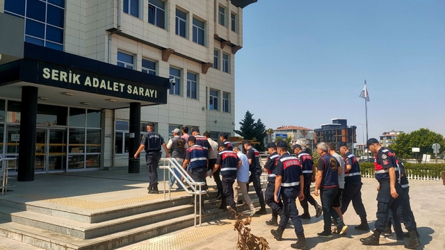 Serik'te çeşitli suçlardan yakalanan 7 kişiyi tutuklandı