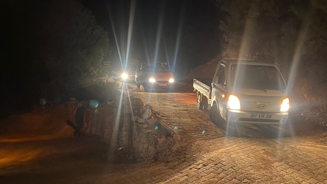 Gazipaşa'daki orman yangını nedeniyle Mersin Anamur'da iki mahalle boşaltıldı