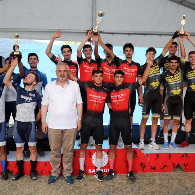 Kapıkayafest'te düzenlenen bisiklet yarışının ilk turu tamamlandı