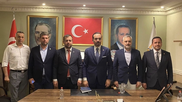 AK Parti Genel Başkan Yardımcısı Zorlu, Kırklareli'nde partililerle bir araya geldi