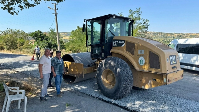Gelibolu'da köy yollarında çalışma yapılıyor