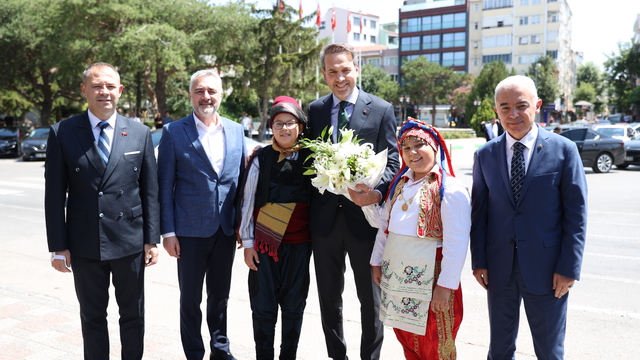 Enerji ve Tabii Kaynaklar Bakanı Bayraktar, Kırklareli Valiliğini ziyaret etti