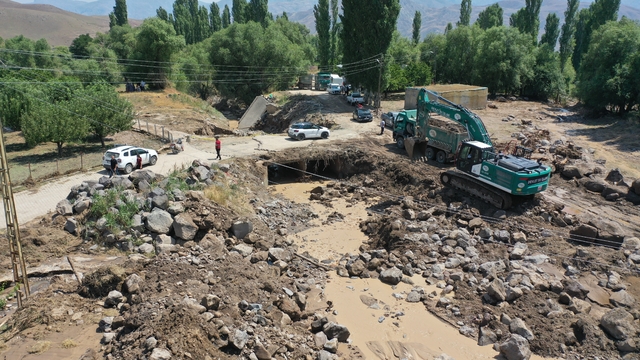 GÜNCELLEME - Kars'ta sel ve heyelan nedeniyle köylerde hasar oluştu