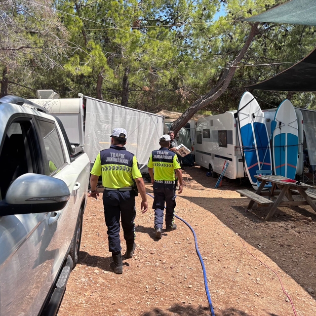 Datça'da jandarma koylar ve ormanlık alanda denetim yaptı