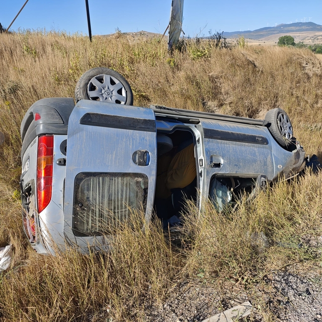 Çankırı'da devrilen hafif ticari araçtaki 1 kişi öldü, 2 kişi yaralandı