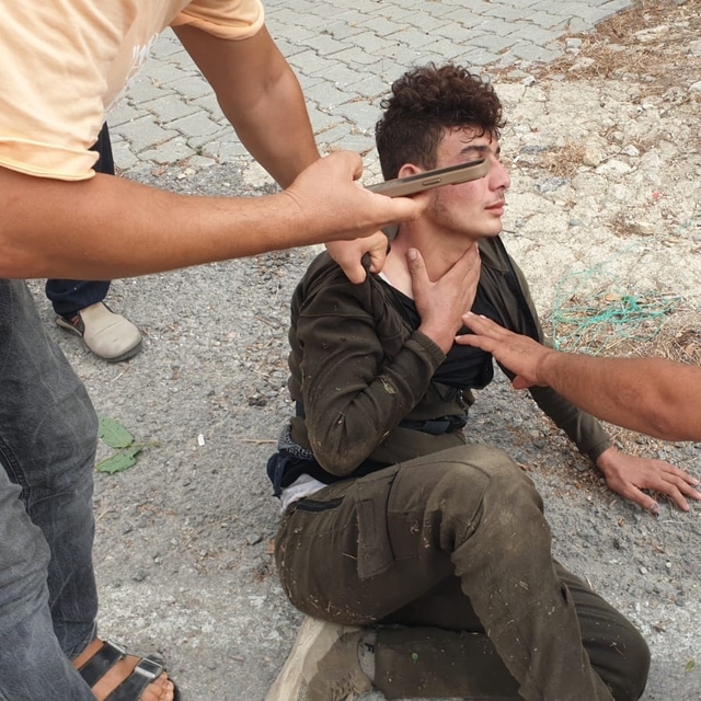 Sürücüsünün 'dur' ihtarına uymadığı araçtan 9 kaçak göçmen çıktı