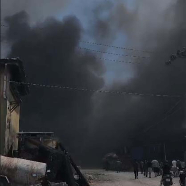 Hurdalık deposunda çıkan yangın 1 saatte söndürüldü