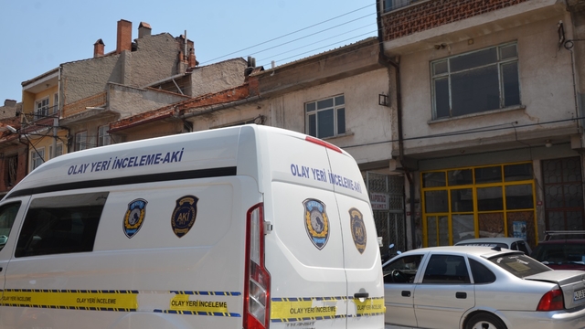 Tavşanlı'da bir kişi evinde ölü bulundu