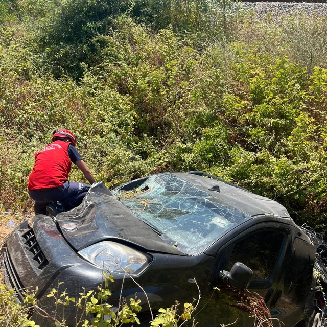 Balıkesir'de otomobil ile motosikletin çarpıştığı kazada 1 kişi öldü, 2 kiş...