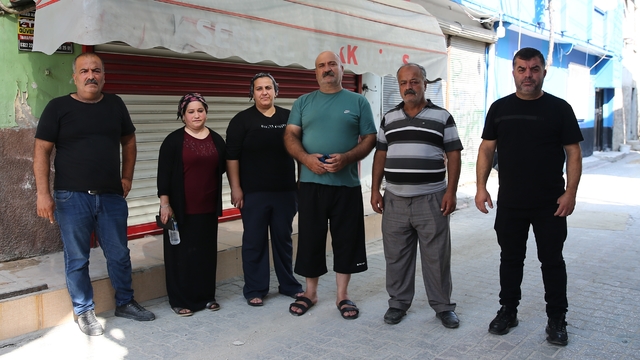 Adana'da mahalleliyi dolandırdığı iddia edilen bakkalın yakalanması için çalışma başlatıldı