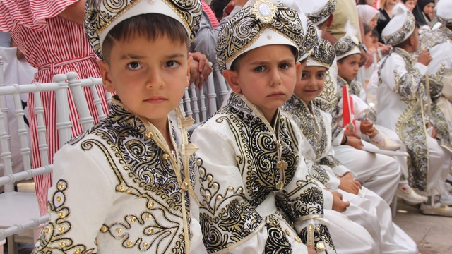 Sivas'ta 'hayır şartı' gereği sünnet şöleni