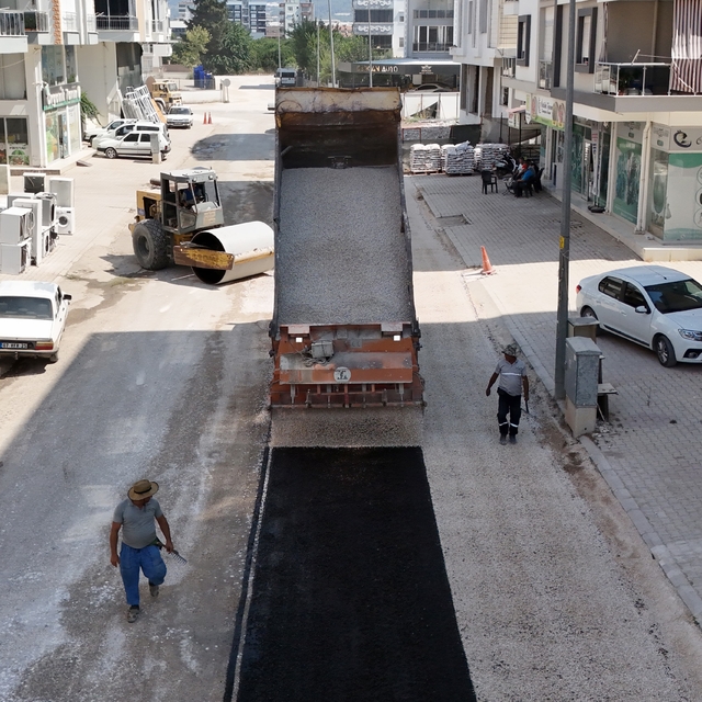 Kumluca'da asfalt çalışması yapıldı
