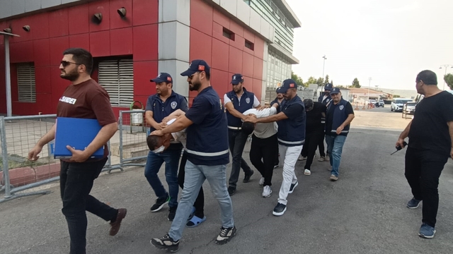 18 kilo altını gasbedip polislere ateş açtılar; 4 gözaltı (3)