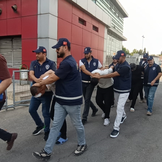 18 kilo altını gasbedip polislere ateş açtılar; 4 gözaltı (3)