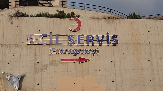 Tartıştığı eşini 7 yerinden bıçakladı