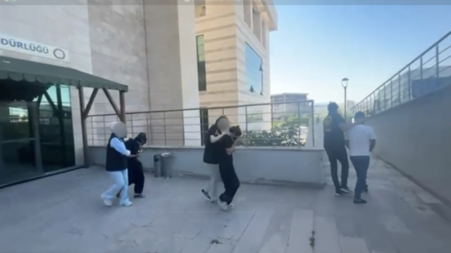 Çarşaf giyip dilenci kılığına girerek 1 milyon TL'lik hırsızlık yapan 3 şüpheli tutuklandı