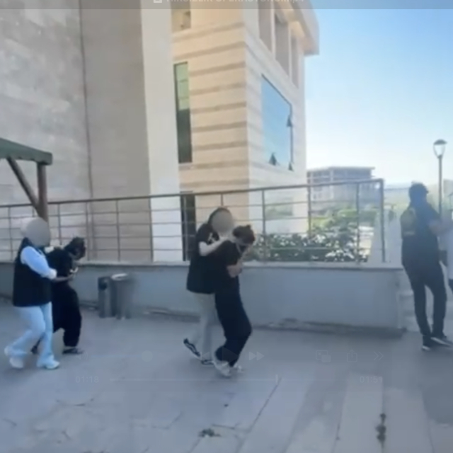 Çarşaf giyip dilenci kılığına girerek 1 milyon TL'lik hırsızlık yapan 3 şüp...