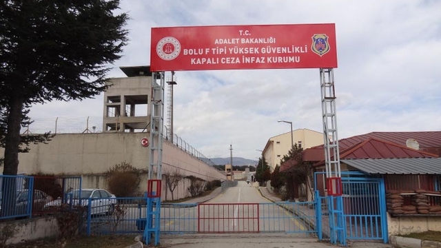 Cezaevinde koğuş arkadaşını bıçakla öldürdü