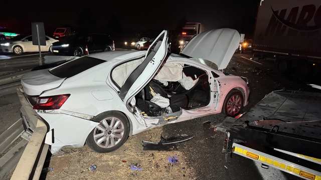 Adana'da 4 aracın karıştığı zincirleme trafik kazasında 8 kişi yaralandı