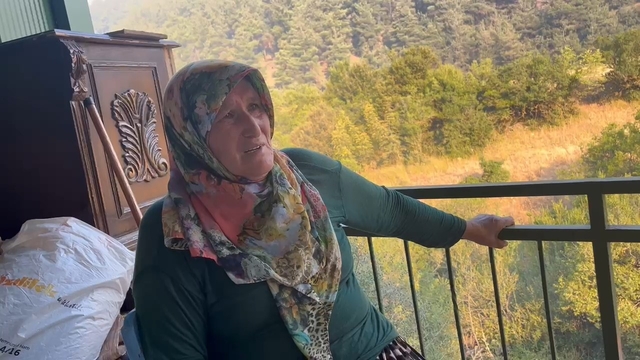 Bursa'daki yangın bölgesi dronla görüntülendi; tahliye edilen mahallelere dönüş başladı (2)