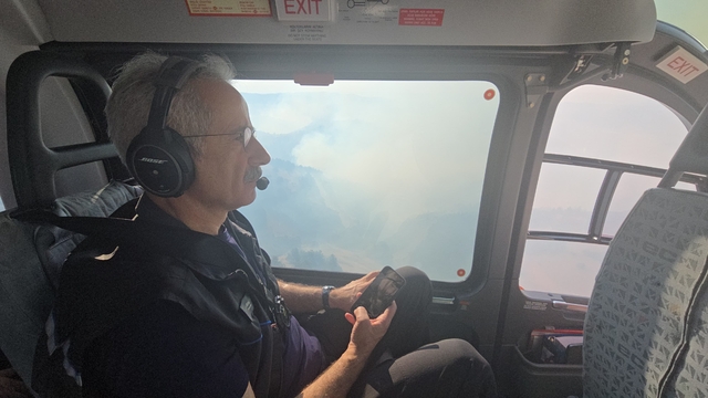 Ulaştırma ve Altyapı Bakanı Uraloğlu, Bursa'daki yangın bölgesini havadan inceledi: