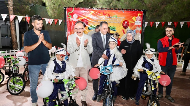 Siirt'te 26 çocuk için toplu sünnet şöleni yapıldı