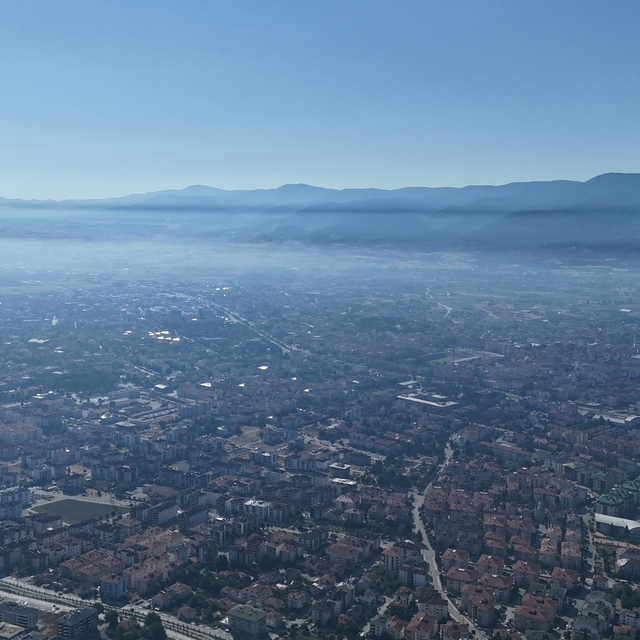 Karabük yangınlarının dumanı Bolu'da gökyüzünü kapladı