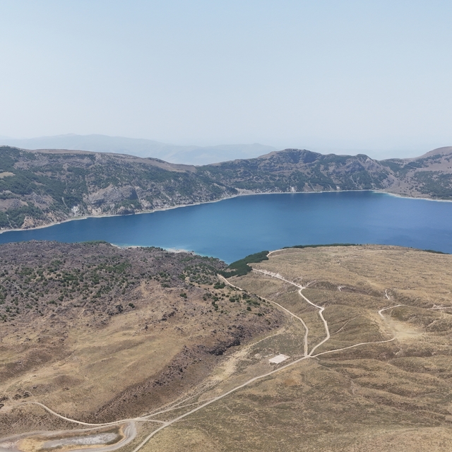 Farklı illerden Bitlis'e gelen gazeteciler, Nemrut Kalderası'nı gezdi