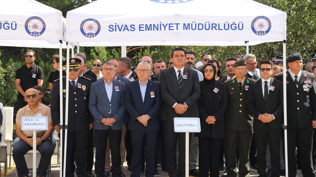 Trafik kazasında hayatını kaybeden başkomiser için Sivas'ta tören düzenlendi