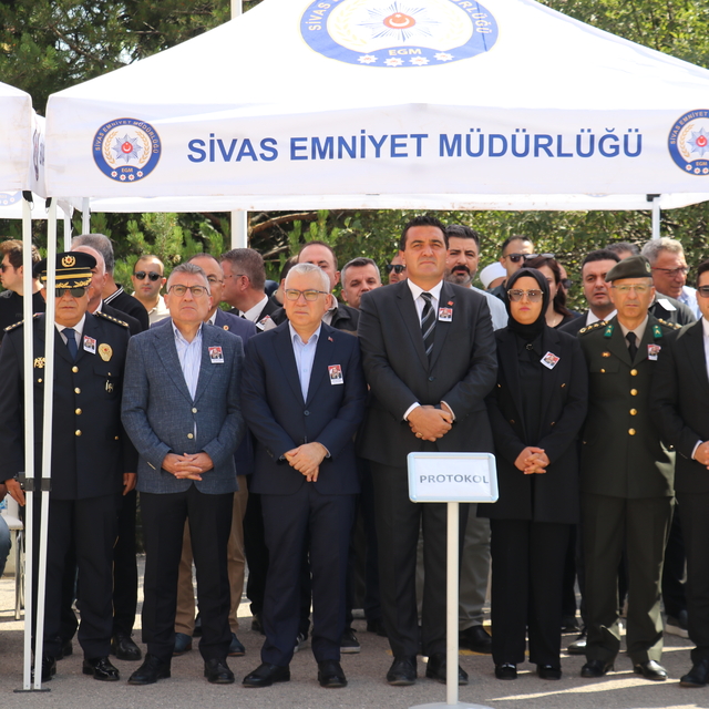 Trafik kazasında hayatını kaybeden başkomiser için Sivas'ta tören düzenlend...