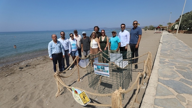İzmir'de sahildeki caretta caretta yumurtaları koruma altına alındı