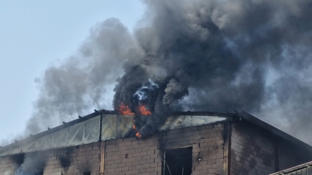 Diyarbakır'da mobilya boyama atölyesinde yangın