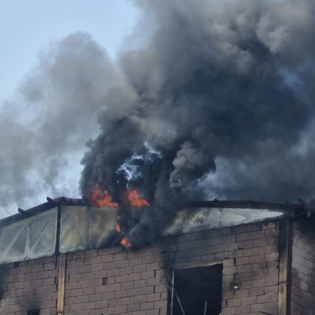 Diyarbakır'da mobilya boyama atölyesinde yangın