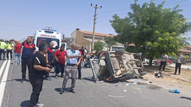 Nevşehir'de otomobille motosikletin çarpıştığı kazada 3 kişi yaralandı