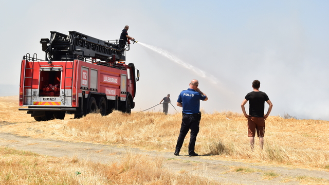 Lüleburgaz'da çıkan anız yangını söndürüldü