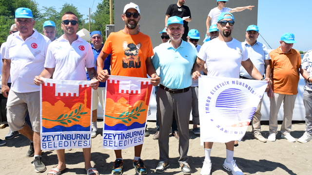 Terme'de açık su yüzme yarışması düzenlendi