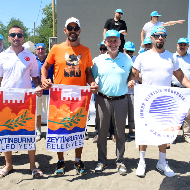 Terme'de açık su yüzme yarışması düzenlendi