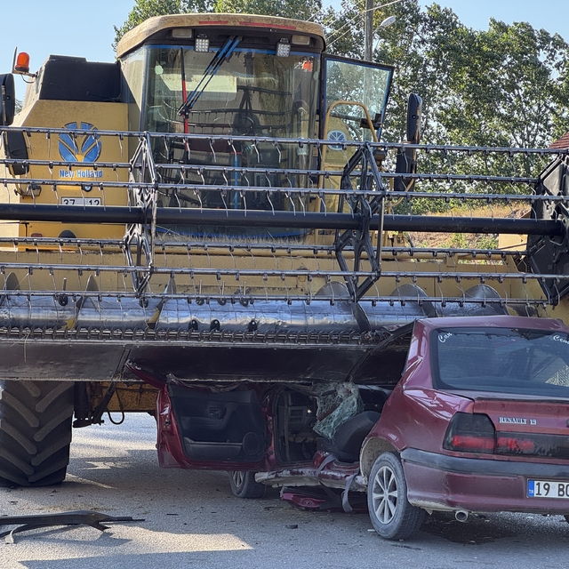 Kastamonu'da biçerdöver ile çarpışan otomobilin sürücüsü öldü